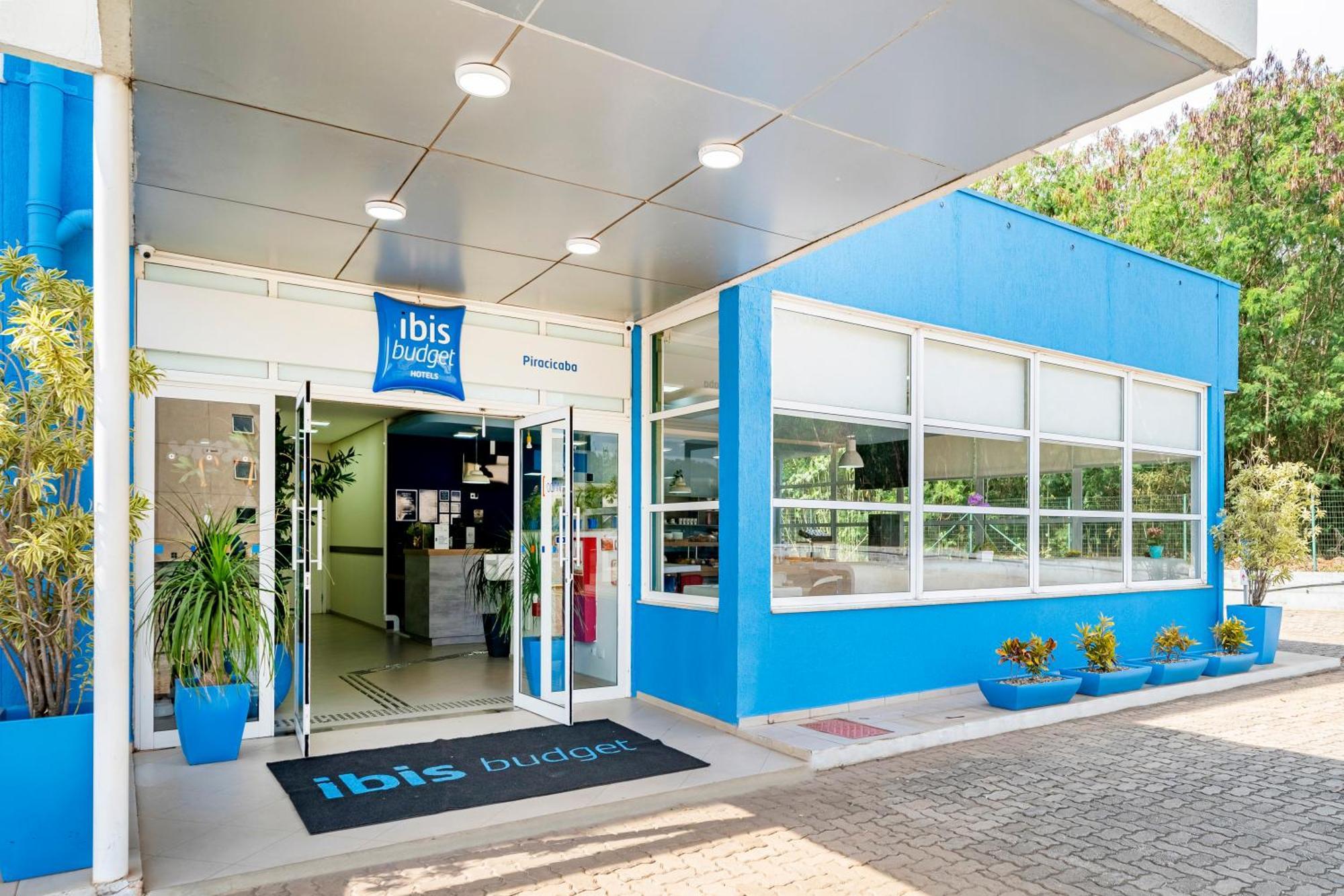 Ibis Budget 皮拉西卡巴 外观 照片
